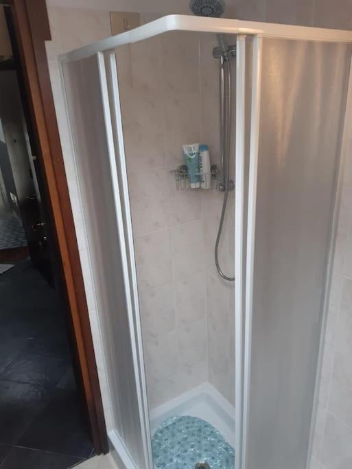 Apartamento Monolocale Piano Alto Luminoso Pochi Minuti Metro Rossa Milán